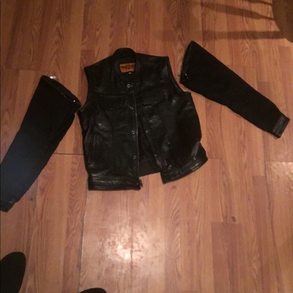 Leather jacket - Picture 2 of 4